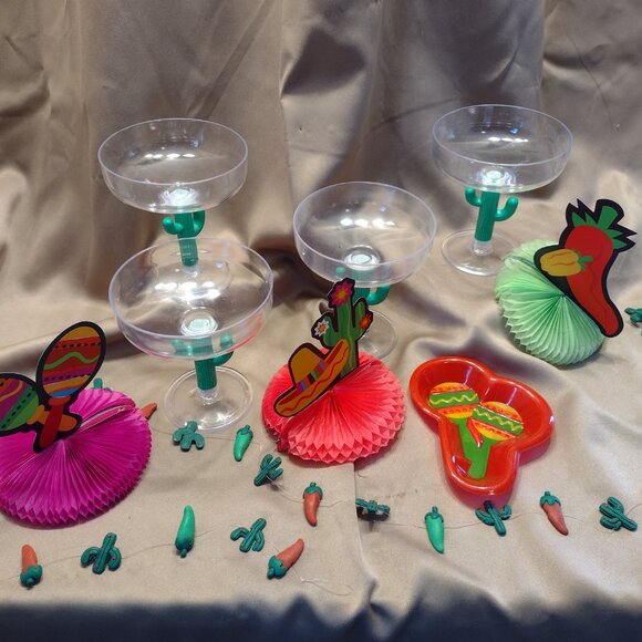 Southwest Party Set - Picture 2 of 11